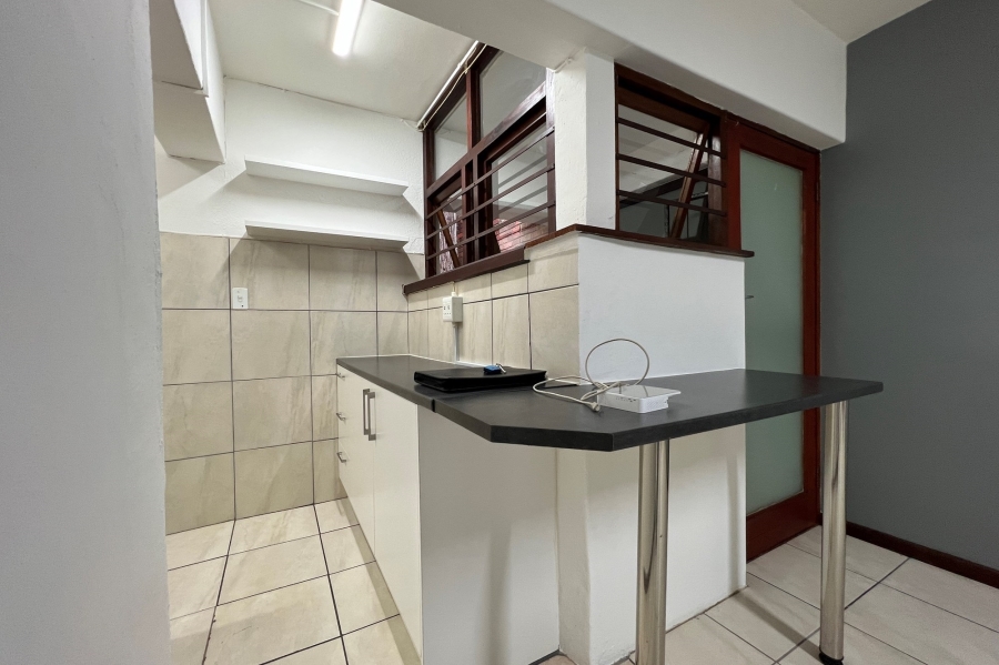 To Let 1 Bedroom Property for Rent in Flamingo Vlei Western Cape